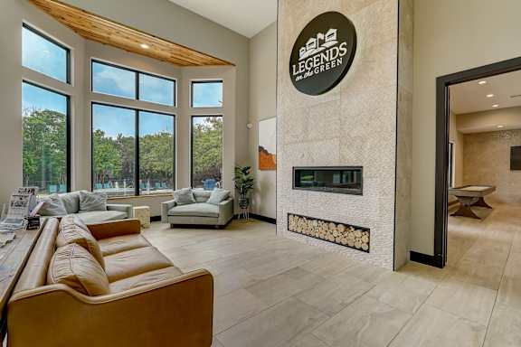 Pet-Friendly Apartments Hollywood Park | Legends on the Green